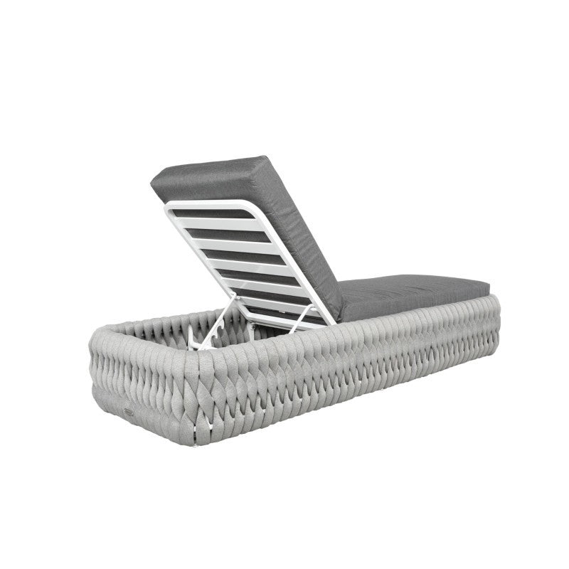 Trellis Outdoor Lounge