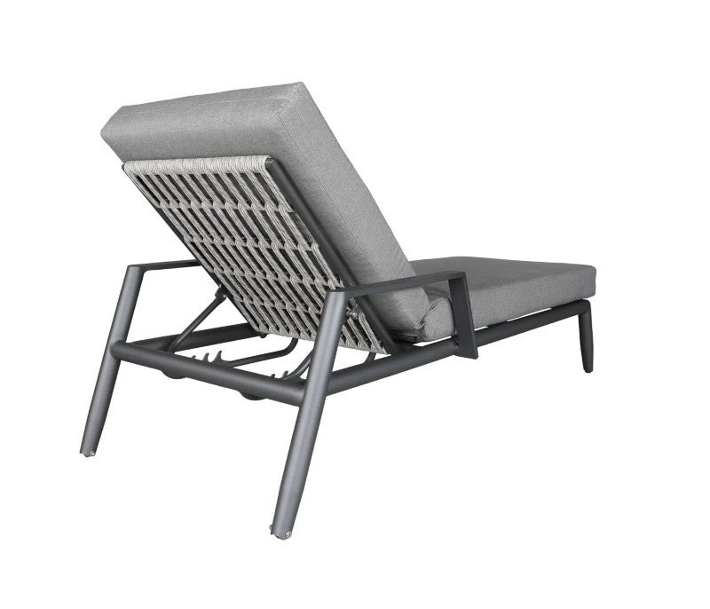 Grace Outdoor Lounge Chair
