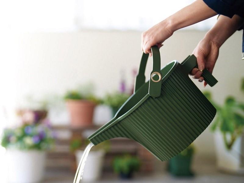 Hachiman Green Watering Can