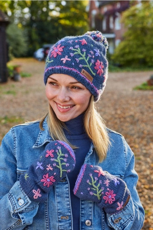 Hampton Court Embroidered Flowers Fingerless Gloves