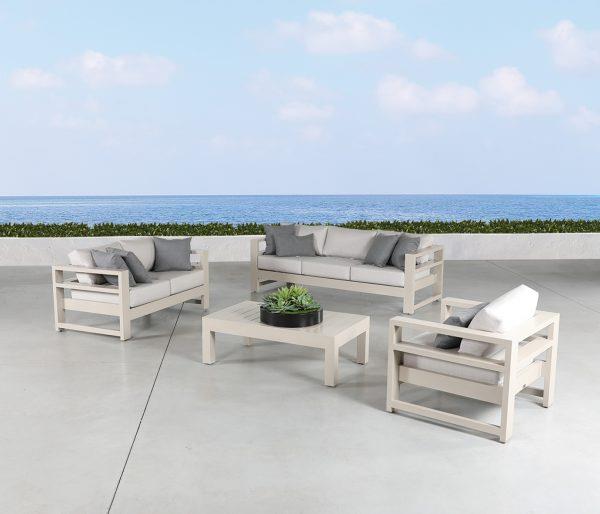 Aura Outdoor Loveseat