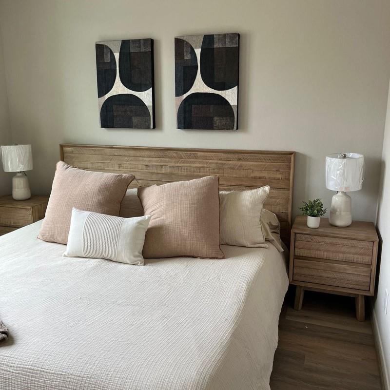 Gia 2-Drawer Nightstand