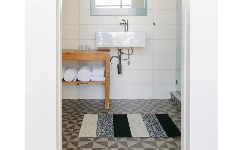 Chilewich Outdoor/Indoor Marbled Stripe Shag Mat, Salt &amp; Pepper