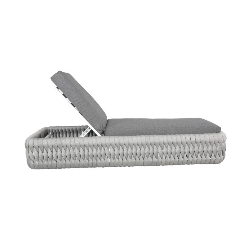 Trellis Outdoor Lounge