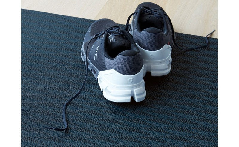 Chilewich Arrow Woven Floor Mat, Sapphire