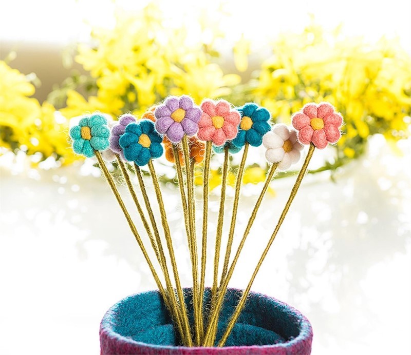 Pompom Daisy Stems
