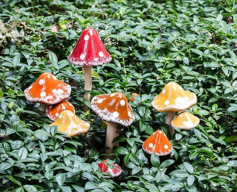 Small Speckled Mushroom Garden Stake, 7&quot;H