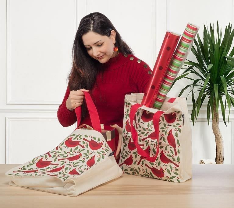 Cardinals &amp; Holly Tote Bag