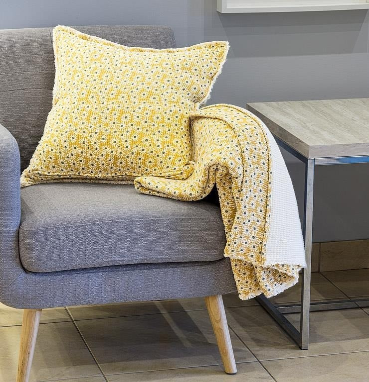 Square Daisy Pillow, 20"Sq