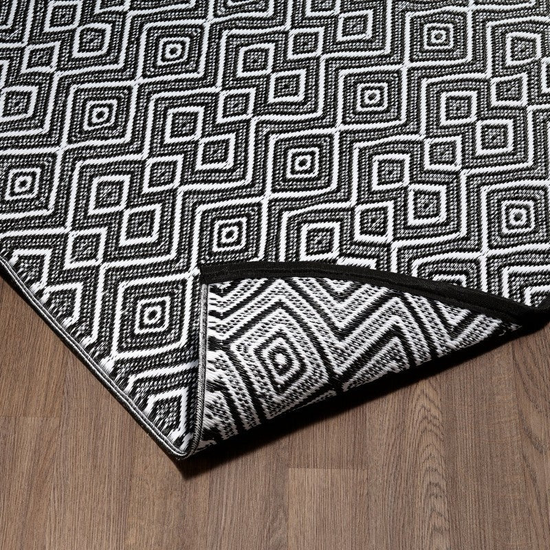 Fiesta Black &amp; White Outdoor Mat