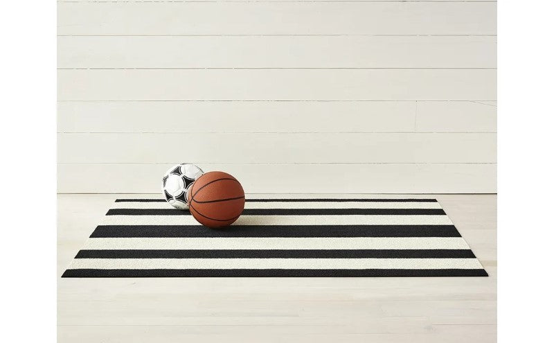 Chilewich Indoor/Outdoor Bold Stripe Shag Mat, White/Black