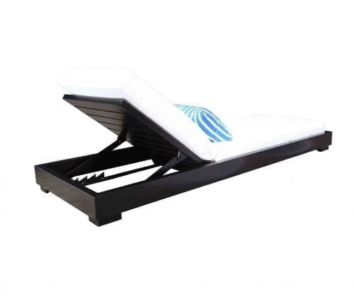 Lakeview Outdoor Lounge