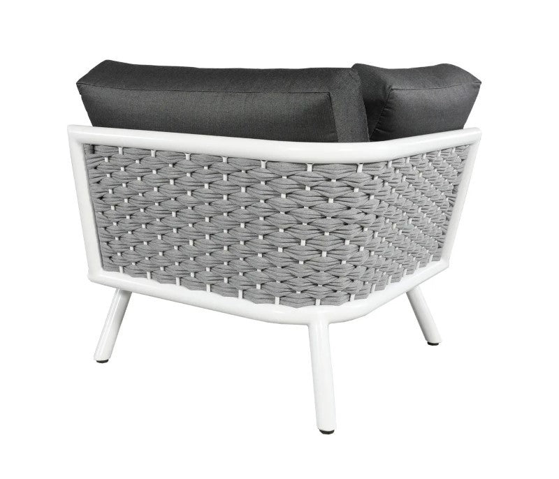 Harlow Outdoor Corner