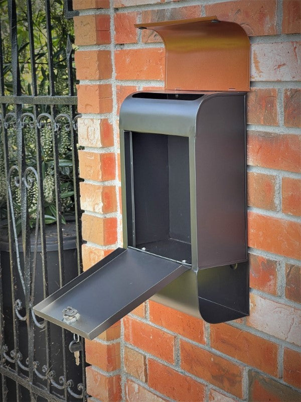 Dominion Iron Mailbox Black &amp; Copper, W/lock &amp; Holder