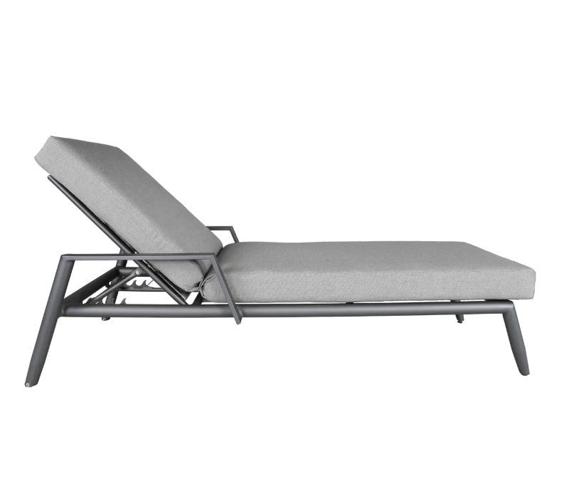 Grace Outdoor Lounge Chair