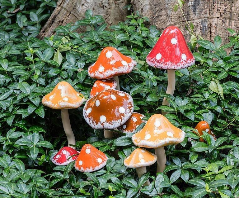 Large Dotted Mushroom Garden Stake, 10.5"H