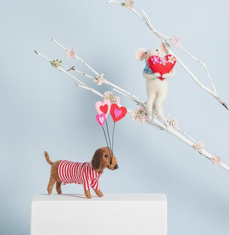 Valentine Dachshund with Hearts, 5.5"L