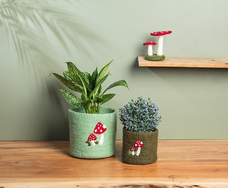Brown Mushroom Felt Planter, 4"H