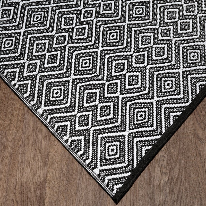 Fiesta Black &amp; White Outdoor Mat