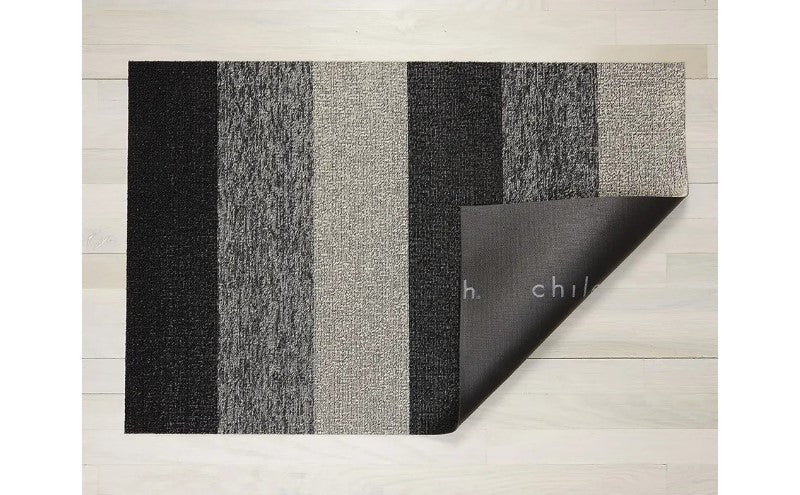 Chilewich Outdoor/Indoor Marbled Stripe Shag Mat, Salt &amp; Pepper