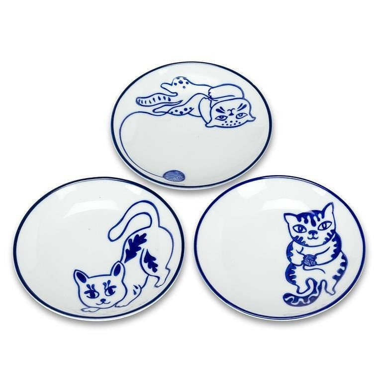 Small Plate with Playful Cats, 4"D